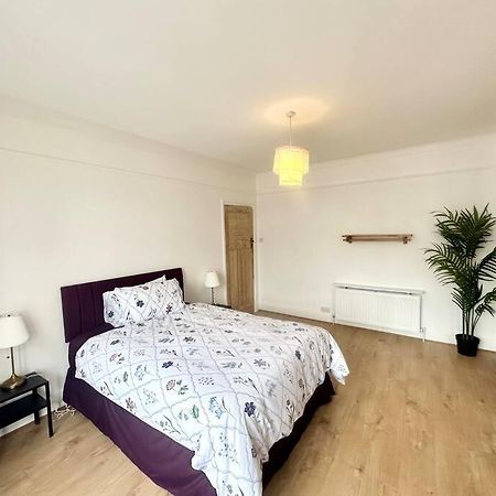 Villa 4 Bed House In Daneby Road,Se6 à Catford Extérieur photo