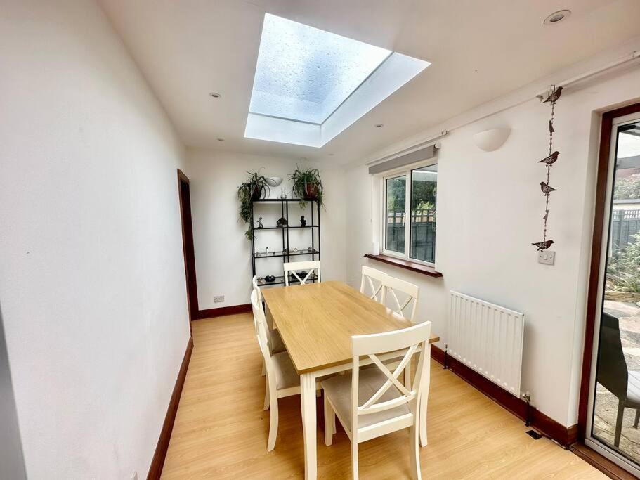 Villa 4 Bed House In Daneby Road,Se6 à Catford Extérieur photo