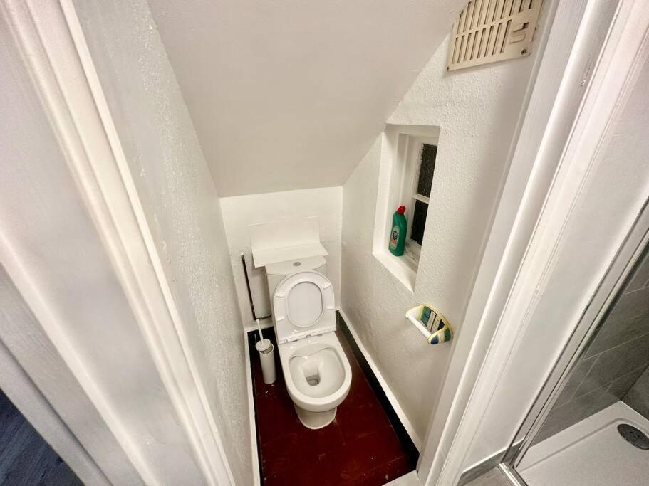 Villa 4 Bed House In Daneby Road,Se6 à Catford Extérieur photo