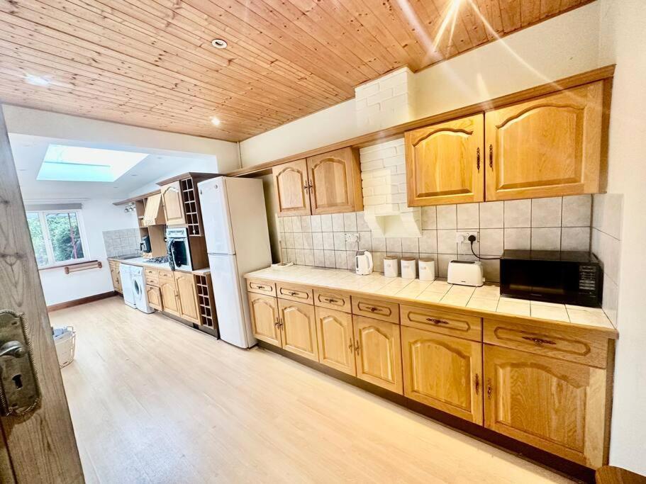 Villa 4 Bed House In Daneby Road,Se6 à Catford Extérieur photo