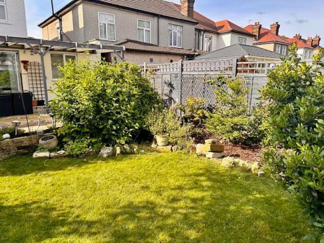 Villa 4 Bed House In Daneby Road,Se6 à Catford Extérieur photo